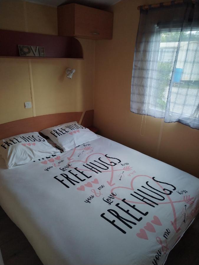 Mobil-Home Coin De Paradis En Cote D'Opale Sur Terrain Prive Et Sa Caravane Hermelinghen Buitenkant foto