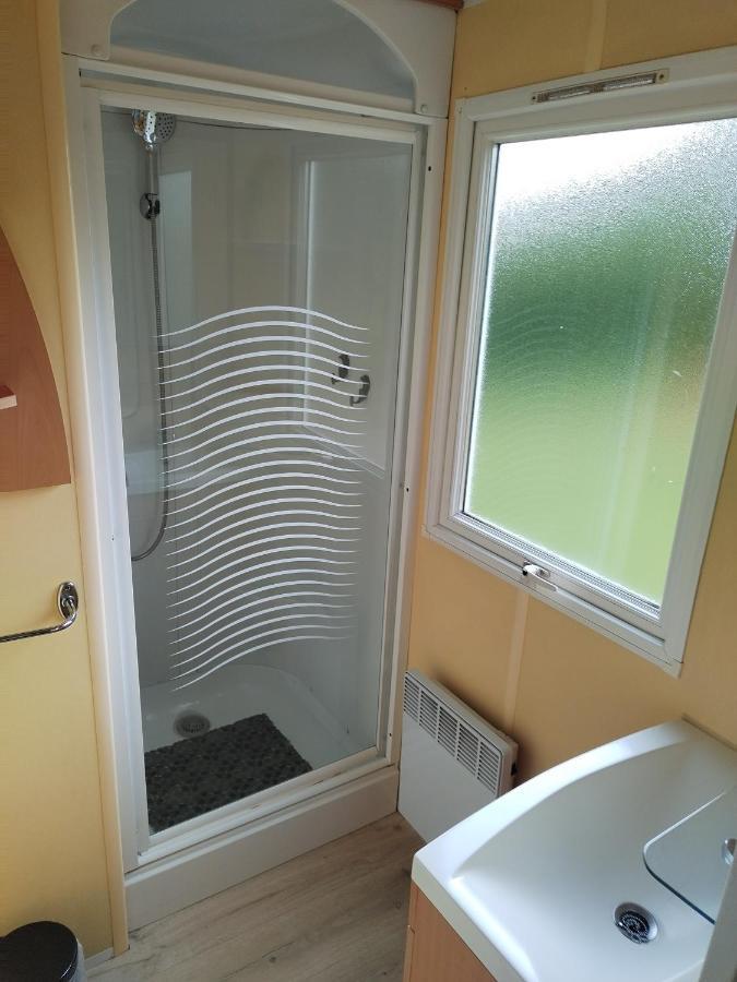 Mobil-Home Coin De Paradis En Cote D'Opale Sur Terrain Prive Et Sa Caravane Hermelinghen Buitenkant foto